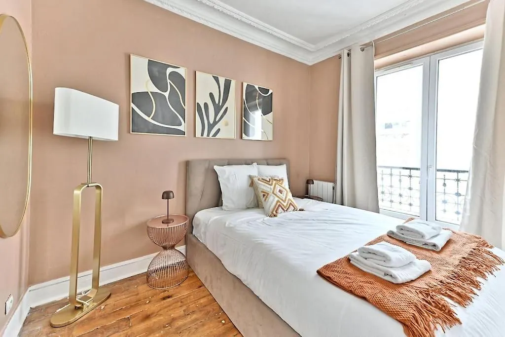 Cosy Et Colore Au Coeur De Paris